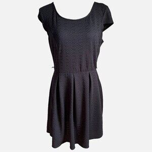 Maurices Black Texture Short Sleeve Skater Mini Dress Women’s Size Medium